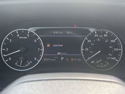 Used 2025 Nissan Rogue S AWD/4WD image 18