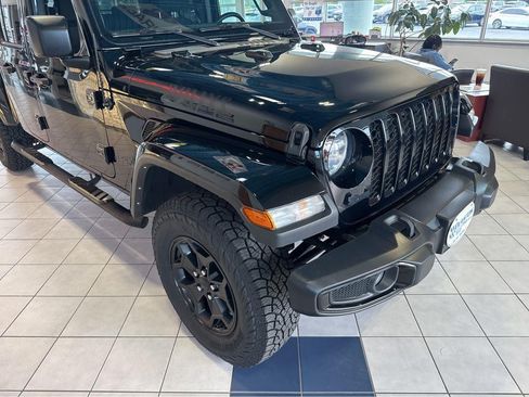 Used 2022 Jeep Gladiator Sport AWD/4WD image 5