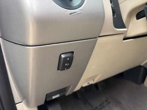 Used 2010 Ford Expedition Limited image 15