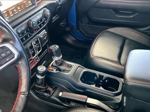 Used 2022 Jeep Gladiator Rubicon AWD/4WD image 19