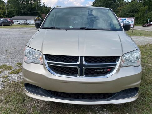 Used 2014 Dodge Grand Caravan American Value Package FWD image 2