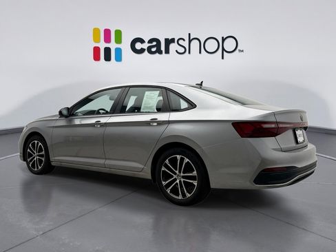 Used 2025 Volkswagen Jetta Sport image 3