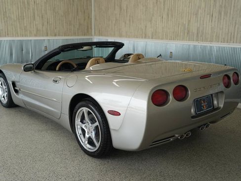 Used 2002 Chevrolet Corvette Convertible w/ Preferred Equipment Group2 RWD image 13