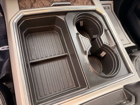 Used 2018 Ford F250 Lariat w/ Chrome Package image 24