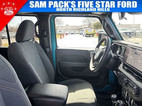 Used 2024 Jeep Wrangler Unlimited w/ Convenience Group image 18