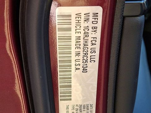 Certified 2024 Jeep Grand Cherokee Altitude image 18