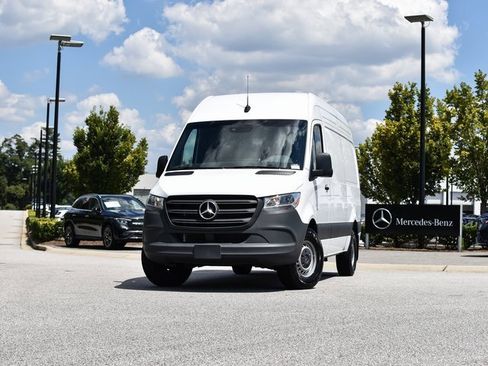 Used 2024 Mercedes-Benz Sprinter 2500 image 2