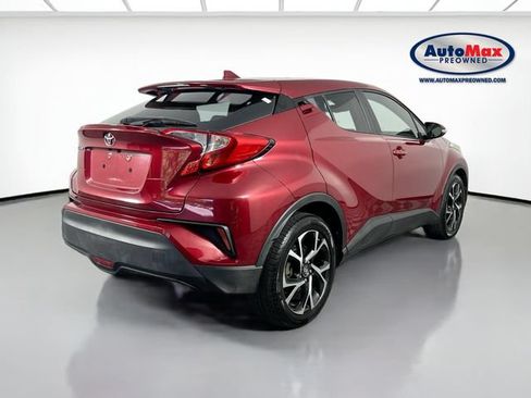 Used 2018 Toyota C-HR XLE FWD image 2