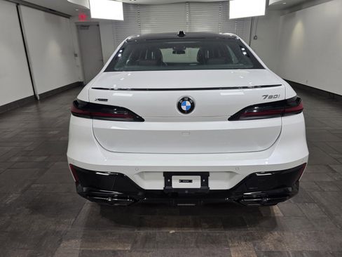 Used 2025 BMW 760i xDrive w/ Executive Package AWD/4WD image 5