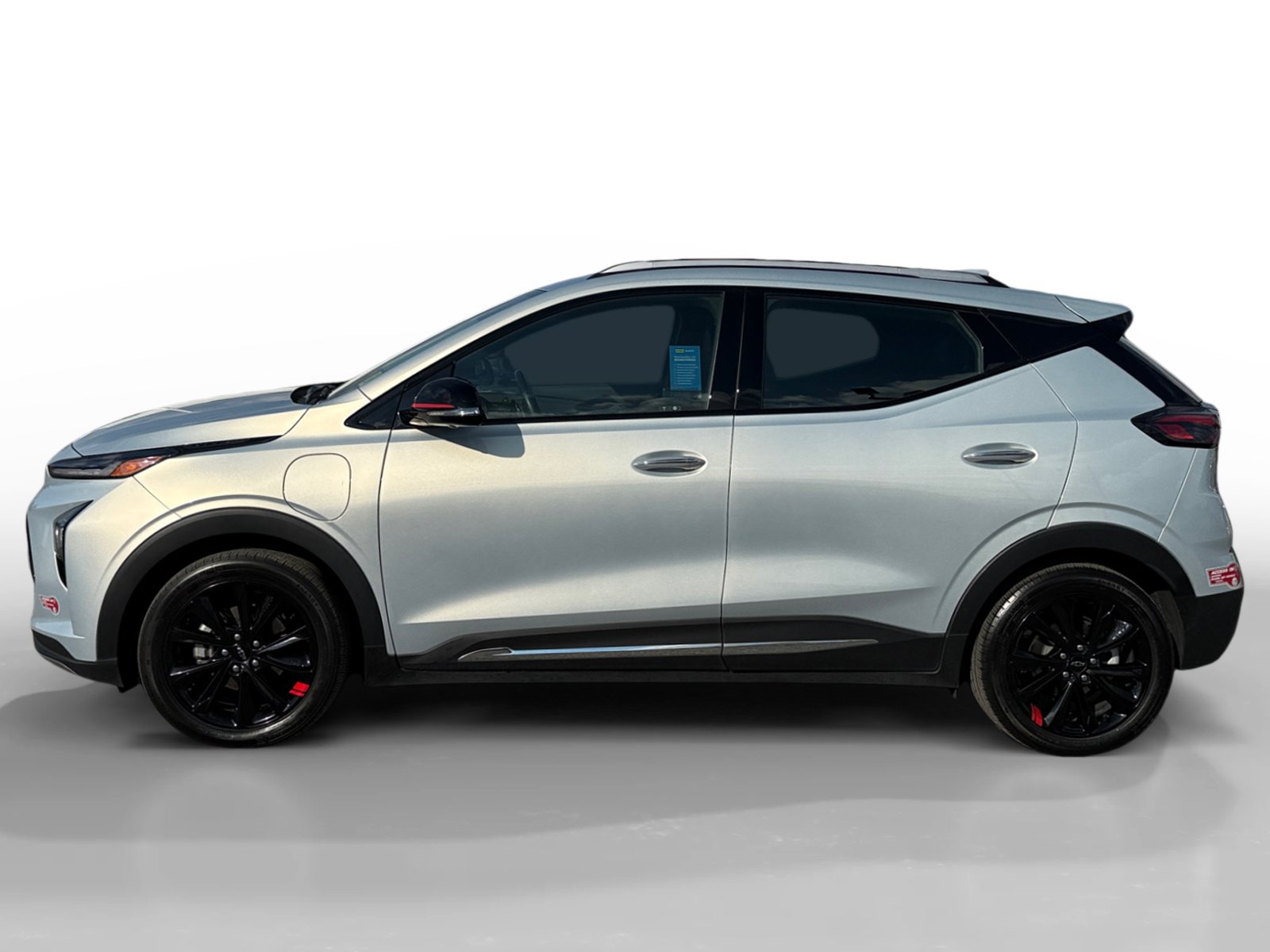 Used 2023 Chevrolet Bolt EUV Premier w/ Sun & Sound Package FWD image 2