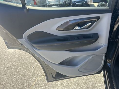 Used 2024 GMC Terrain SLE image 24