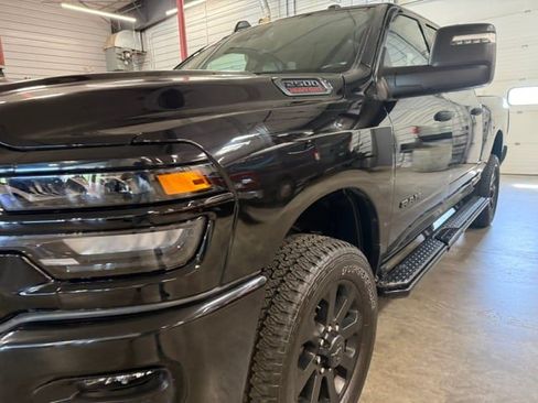 Used 2025 RAM 2500 Big Horn AWD/4WD image 41