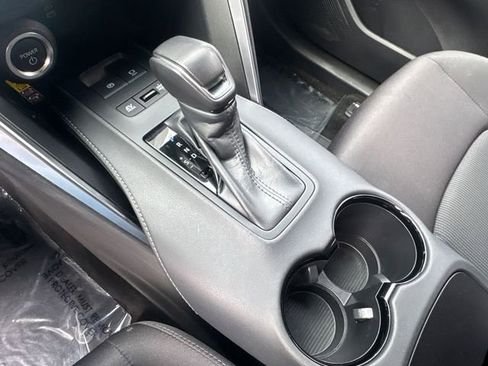 Used 2024 Toyota Venza LE image 36