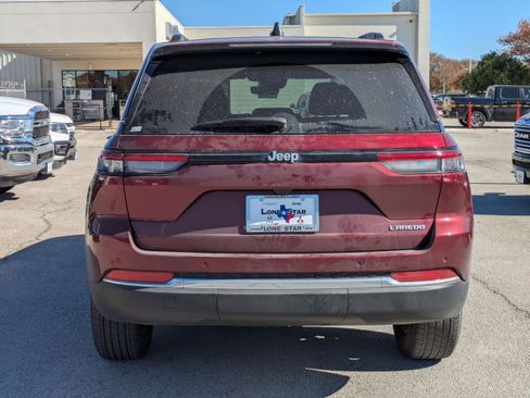 Used 2025 Jeep Grand Cherokee Laredo X RWD image 4
