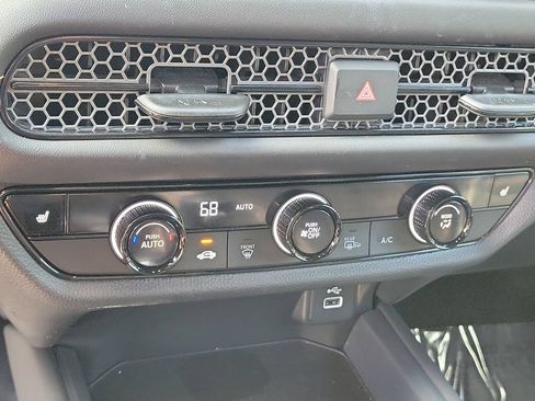 Used 2025 Honda HR-V Sport image 33