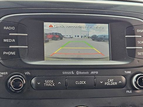 Used 2016 Kia Soul + FWD image 11