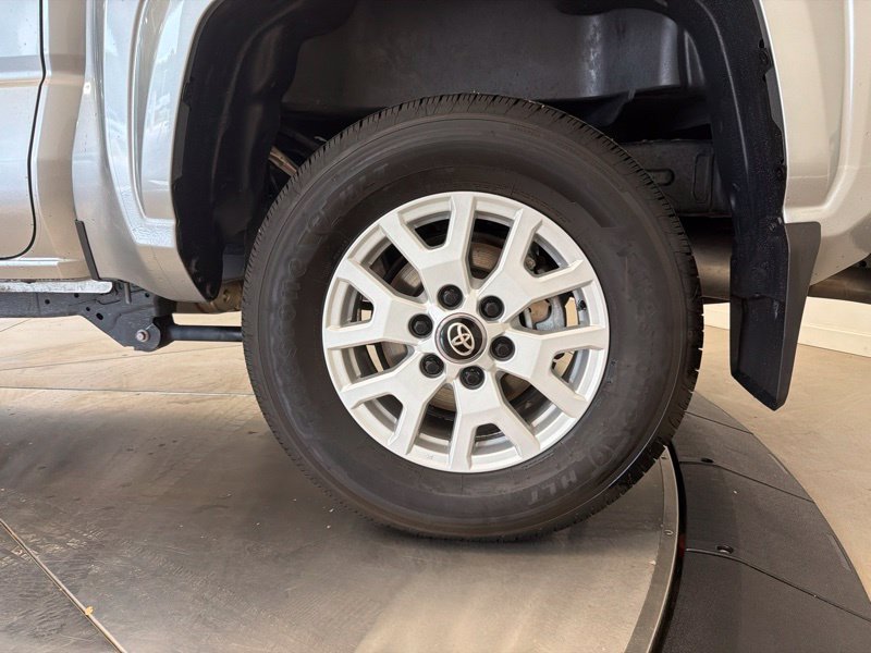 Certified 2025 Toyota Tacoma SR5 AWD/4WD image 31