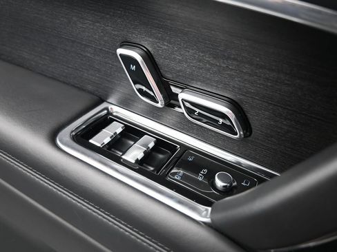 Used 2023 Land Rover Range Rover SE image 20