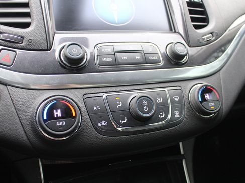 Used 2019 Chevrolet Impala LT image 26