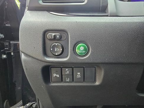 Used 2020 Honda Pilot Touring image 11
