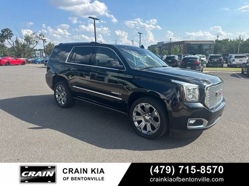 Used 2015 GMC Yukon Denali w/ Premium Package AWD/4WD image 2