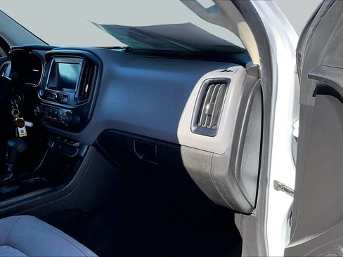 Used 2018 Chevrolet Colorado W/T w/ WT Convenience Package AWD/4WD image 15