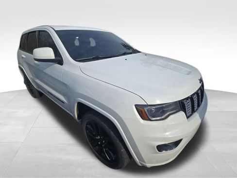 Used 2020 Jeep Grand Cherokee Altitude image 9