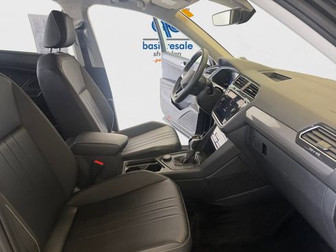 Used 2024 Volkswagen Tiguan SE image 19