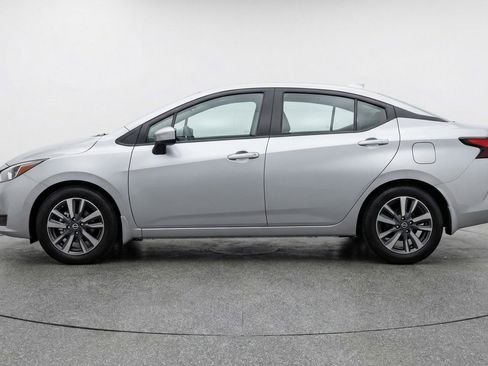 Used 2025 Nissan Versa SV FWD image 3