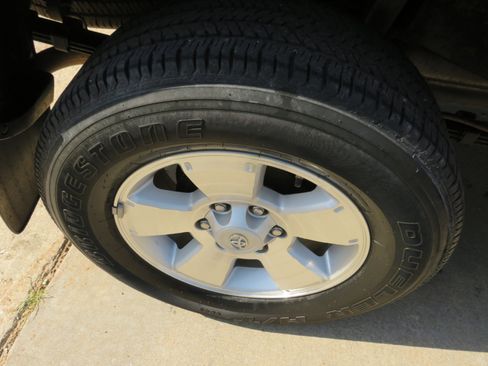 Used 2015 Toyota Tacoma 4x4 Double Cab w/ TRD Sport Package image 19