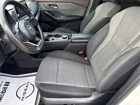 Used 2021 Nissan Rogue SV image 18