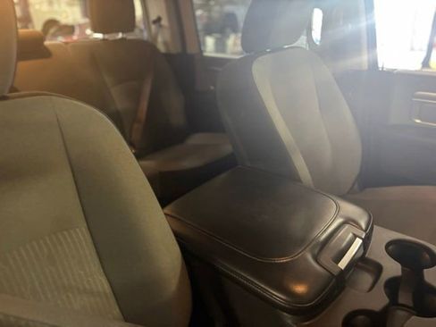 Used 2021 RAM 1500 Classic SLT RWD image 32