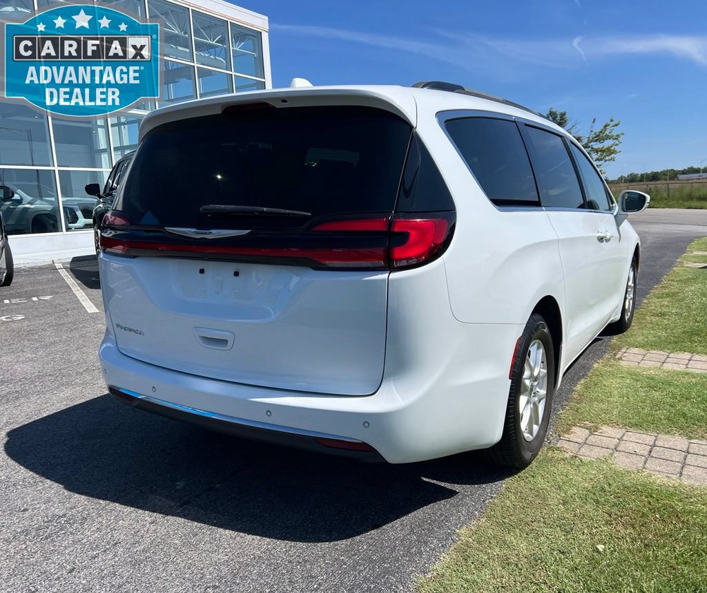 Used 2022 Chrysler Pacifica Touring-L FWD image 4
