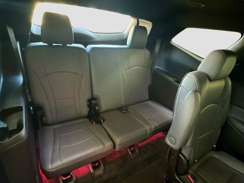 Used 2023 Buick Enclave Essence image 23