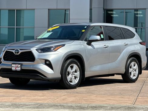 Certified 2025 Toyota Highlander LE AWD/4WD image 10