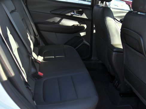 Used 2023 Chevrolet TrailBlazer RS w/ Convenience Package image 38