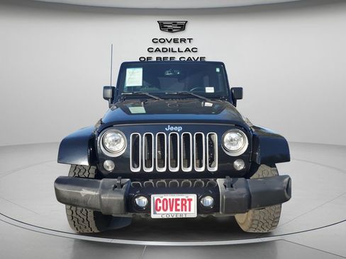 Used 2018 Jeep Wrangler Unlimited Sahara image 2