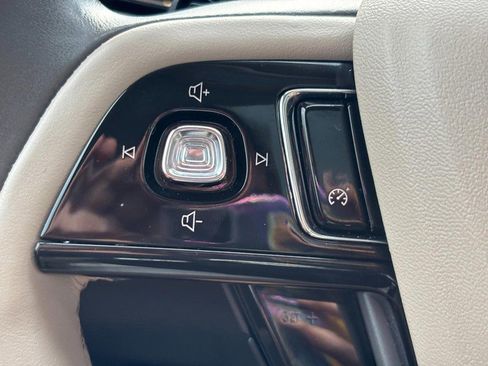 Used 2022 Lincoln Corsair FWD w/ Premium Package image 17