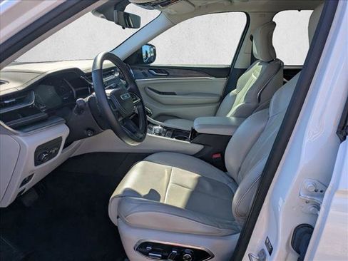 Used 2023 Jeep Grand Cherokee Overland w/ Adv Protech Group III image 11