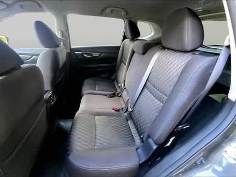 Used 2018 Nissan Rogue SV AWD/4WD image 19