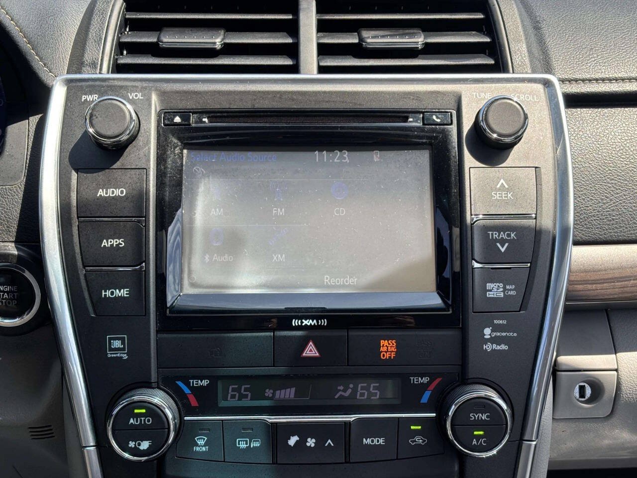 Used 2017 Toyota Camry XLE w/ Moonroof Package FWD image 23
