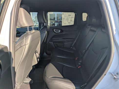 Used 2026 Jeep Compass Limited image 14