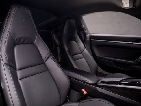 Used 2025 Porsche 911 Carrera image 65