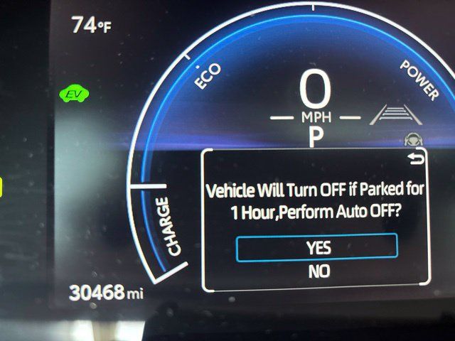 Used 2025 Toyota Camry SE w/ Convenience Package FWD image 11