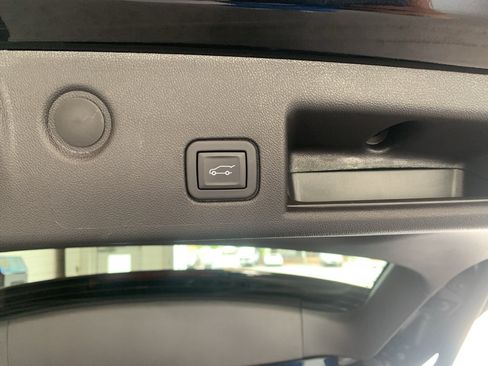 Used 2024 Chevrolet Equinox LT FWD image 9
