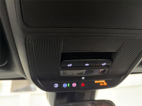 New 2026 Chevrolet Equinox LT w/ Convenience Package II FWD image 23