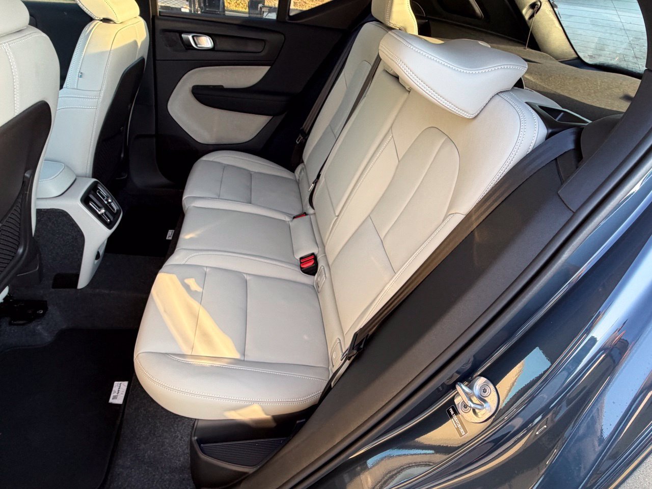 New 2026 Volvo XC40 B5 Plus w/ Climate Package AWD/4WD image 22