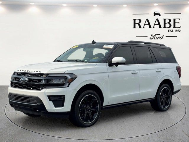 Used 2023 Ford Expedition Limited AWD/4WD image 3