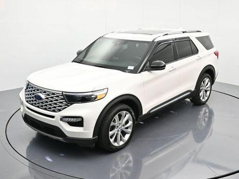 Certified 2023 Ford Explorer Platinum w/ Technology Package image 30