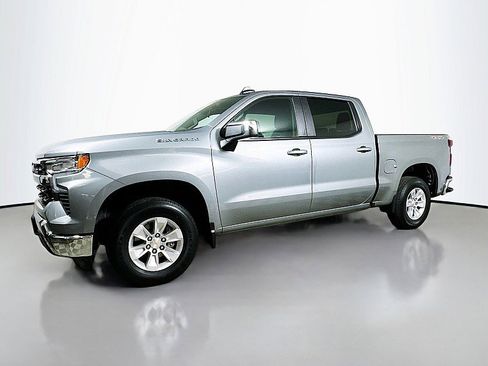 Used 2025 Chevrolet Silverado 1500 LT image 3
